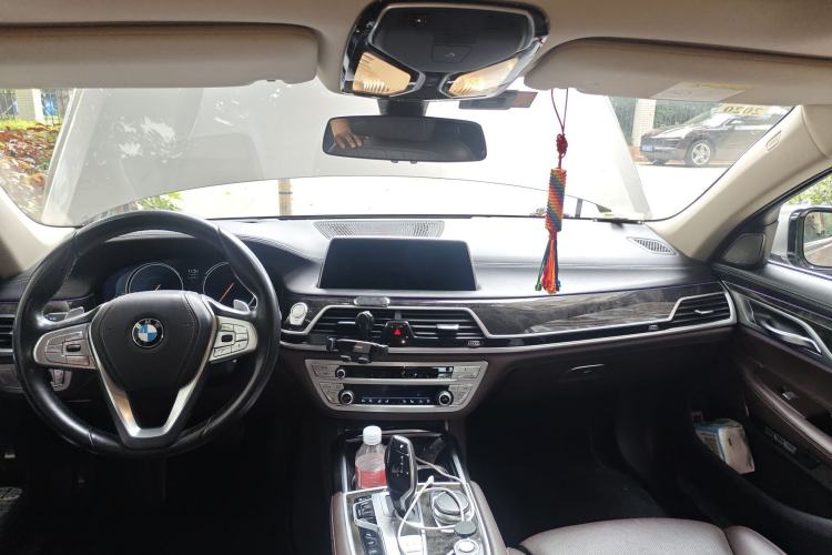 Used BMW 7 Series 2018 740Li Leading Model Excellence Package Center Console