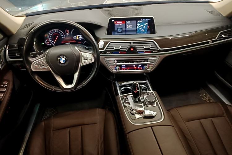 Used BMW 7 Series 2018 730Li Leading Model Excellence Package Center Console