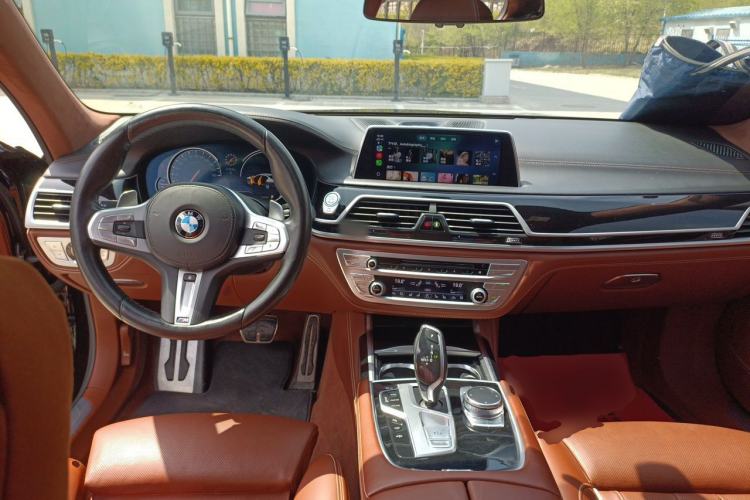Used BMW 7 Series 2018 740Li xDrive Luxury Edition M Sport Package Center Console