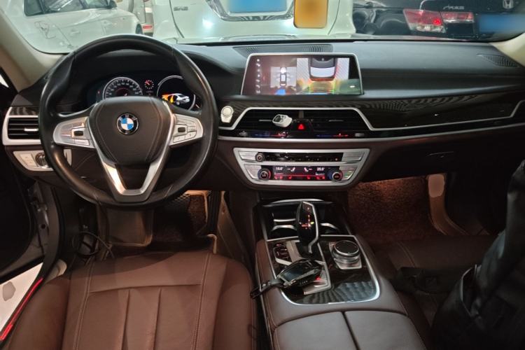 Used BMW 7 Series 2018 730Li Leading Model Excellence Package Center Console