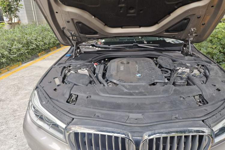 Used BMW 7 Series 2018 740Li Leading Model Excellence Package Engine Bay Right
