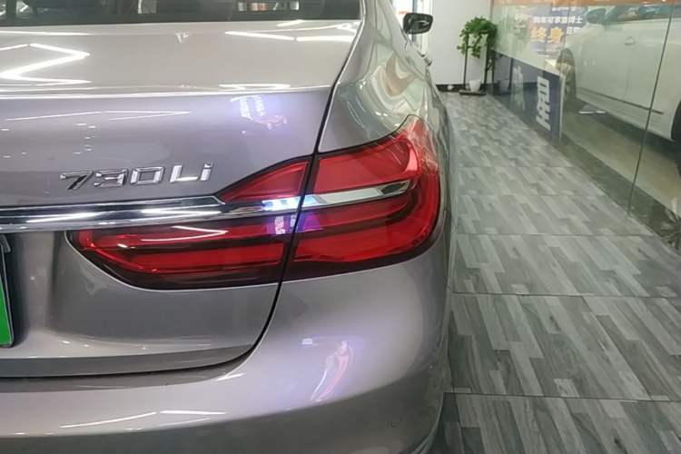 Used BMW 7 Series 2018 730Li Leading Model Excellence Package Exterior 3