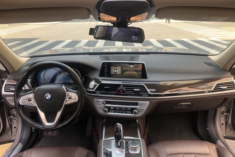 Used BMW 7 Series 2018 730Li Leading Model Excellence Package Exterior 4