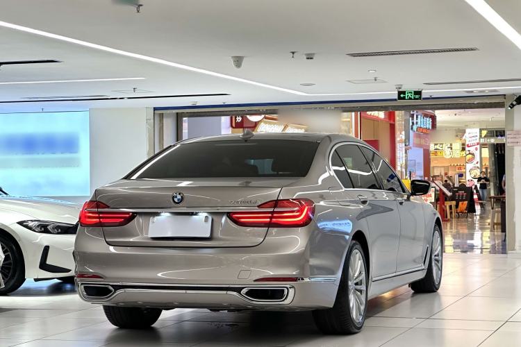 Used BMW 7 Series 2018 730Li Leading Model Excellence Package Exterior 4