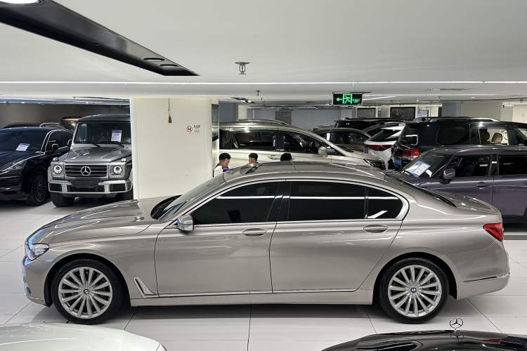Used BMW 7 Series 2018 730Li Leading Model Excellence Package Exterior 5