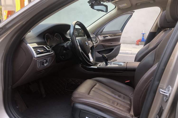 Used BMW 7 Series 2018 730Li Leading Model Excellence Package Exterior 5
