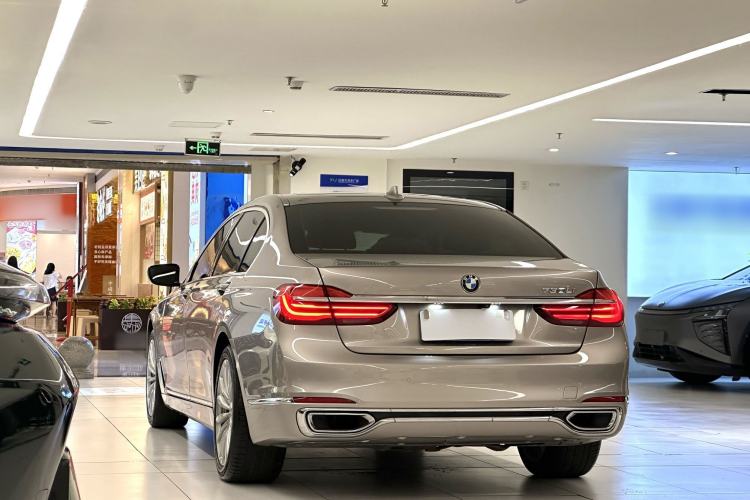 Used BMW 7 Series 2018 730Li Leading Model Excellence Package Exterior 5