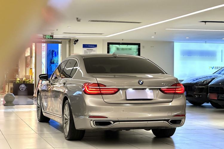 Used BMW 7 Series 2018 730Li Leading Model Excellence Package Exterior 6