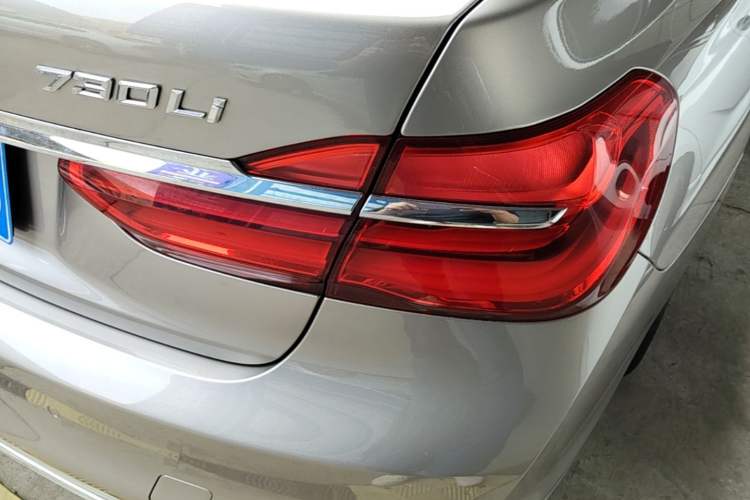 Used BMW 7 Series 2018 730Li Leading Model Excellence Package Exterior 6