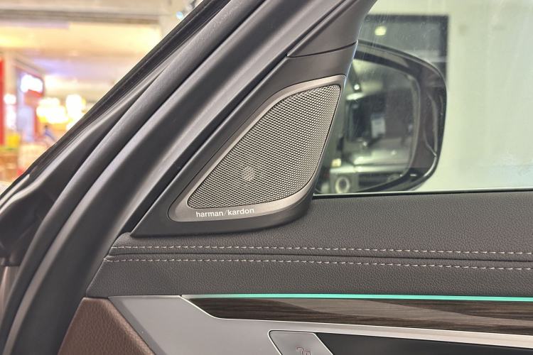 Used BMW 7 Series 2018 730Li Leading Model Excellence Package Exterior 7
