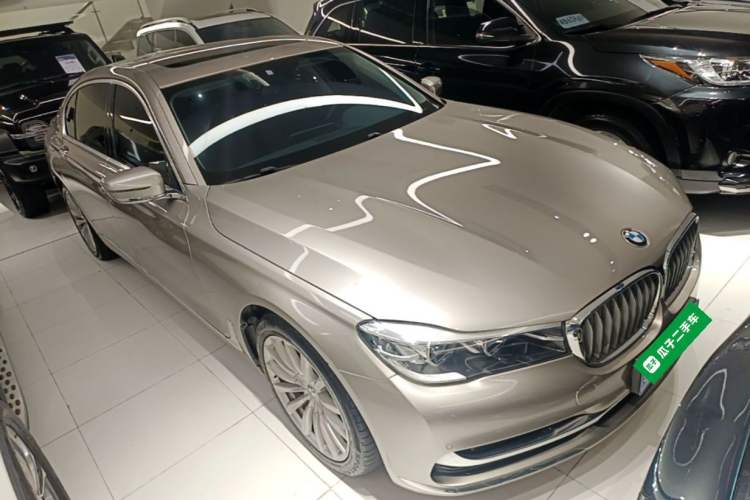 Used BMW 7 Series 2018 730Li Leading Model Excellence Package Front Right 45 Deg