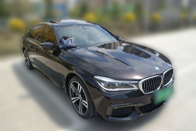 Used BMW 7 Series 2018 740Li xDrive Luxury Edition M Sport Package Front Right 45 Deg