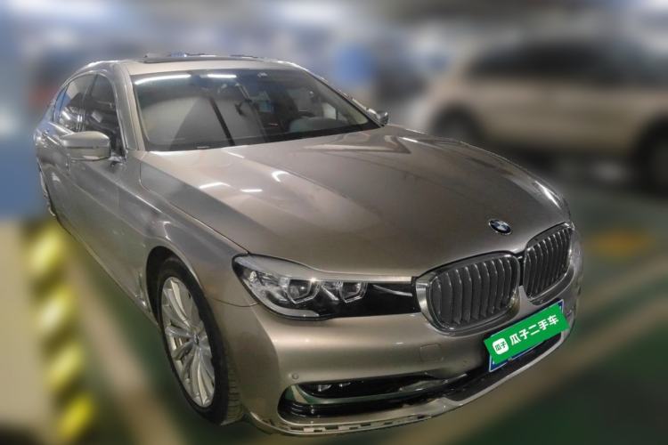 Used BMW 7 Series 2018 730Li Leading Model Excellence Package Front Right 45 Deg