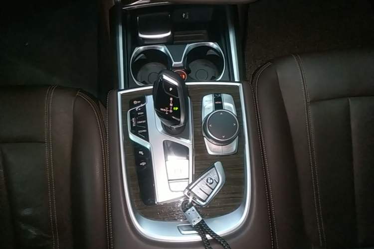 Used BMW 7 Series 2018 730Li Leading Model Excellence Package Gear Lever