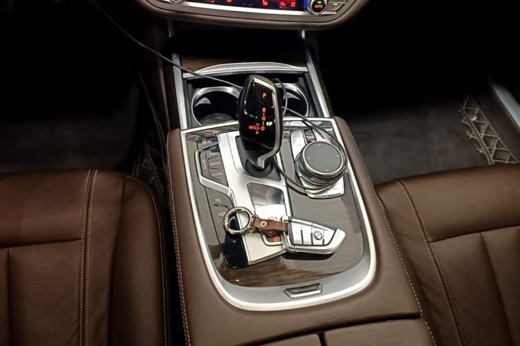 Used BMW 7 Series 2018 730Li Leading Model Excellence Package Gear Lever