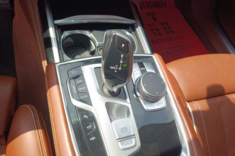 Used BMW 7 Series 2018 740Li xDrive Luxury Edition M Sport Package Gear Lever