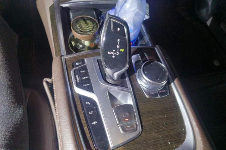 Used BMW 7 Series 2018 730Li Leading Model Excellence Package Gear Lever