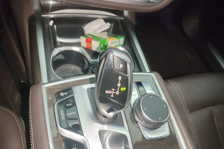 Used BMW 7 Series 2018 730Li Leading Model Excellence Package Gear Lever