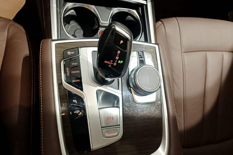 Used BMW 7 Series 2018 730Li Leading Model Excellence Package Gear Lever