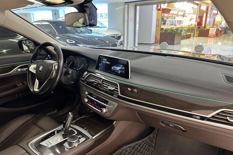 Used BMW 7 Series 2018 730Li Leading Model Excellence Package Interior 10