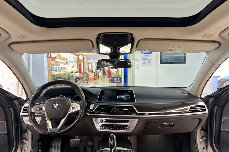 Used BMW 7 Series 2018 730Li Leading Model Excellence Package Interior 10