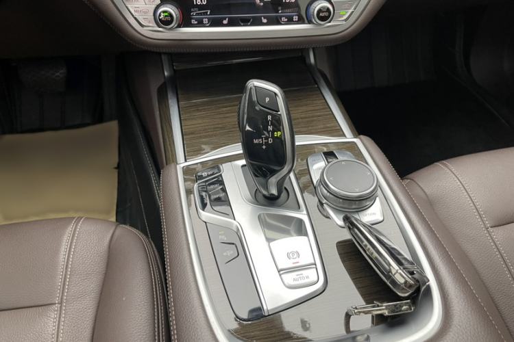Used BMW 7 Series 2018 730Li Leading Model Excellence Package Interior 10