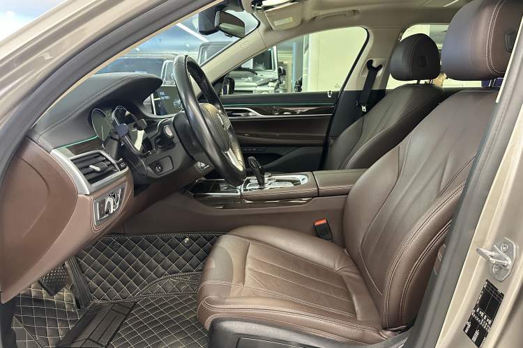 Used BMW 7 Series 2018 730Li Leading Model Excellence Package Interior 11
