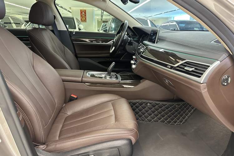 Used BMW 7 Series 2018 730Li Leading Model Excellence Package Interior 12