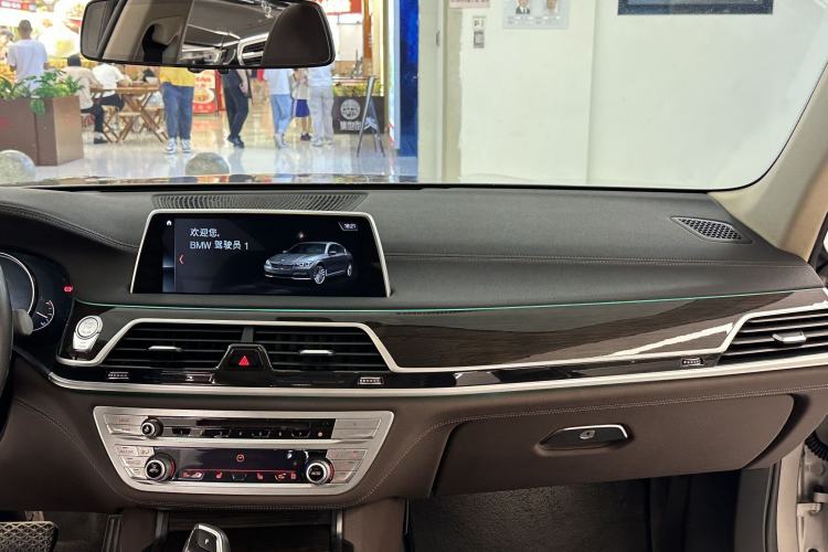 Used BMW 7 Series 2018 730Li Leading Model Excellence Package Interior 12
