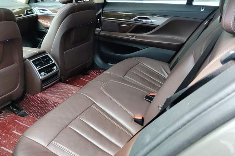 Used BMW 7 Series 2018 730Li Leading Model Excellence Package Interior 2