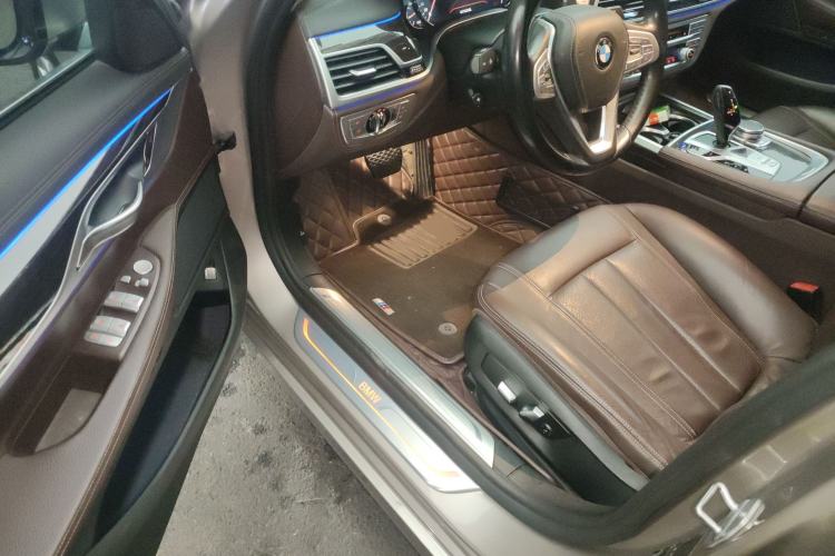 Used BMW 7 Series 2018 730Li Leading Model Excellence Package Interior 3