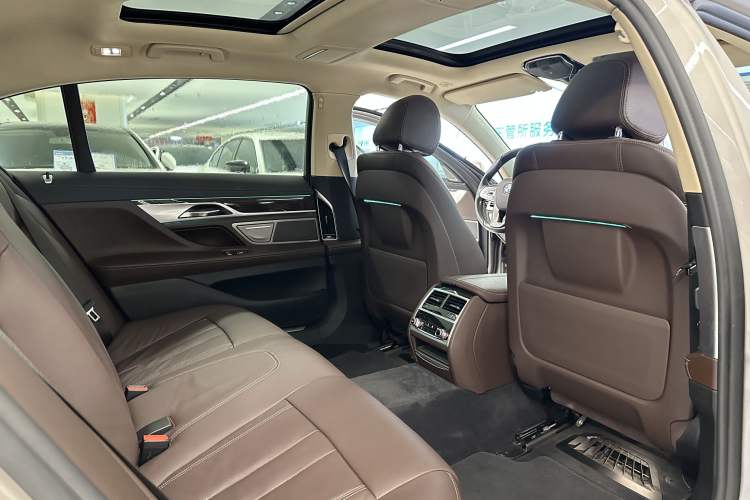 Used BMW 7 Series 2018 730Li Leading Model Excellence Package Interior 3