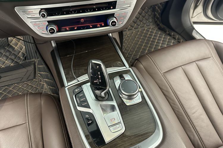 Used BMW 7 Series 2018 730Li Leading Model Excellence Package Interior 4