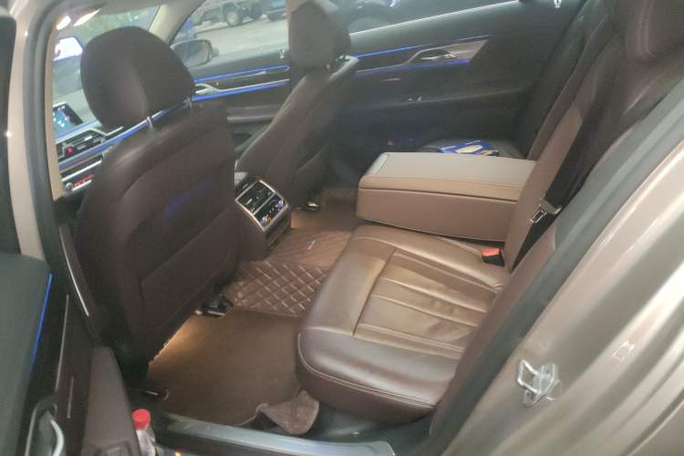 Used BMW 7 Series 2018 730Li Leading Model Excellence Package Interior 4