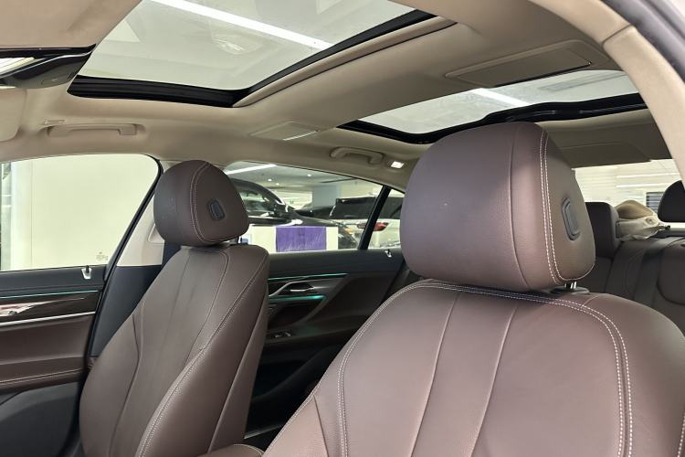 Used BMW 7 Series 2018 730Li Leading Model Excellence Package Interior 4