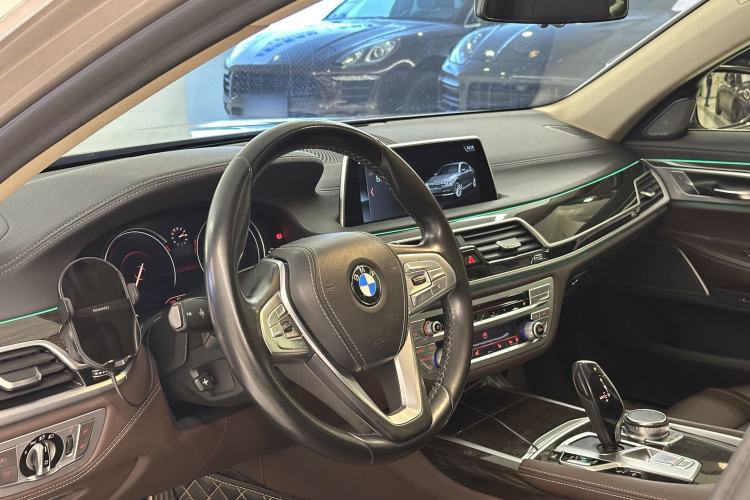 Used BMW 7 Series 2018 730Li Leading Model Excellence Package Interior 6