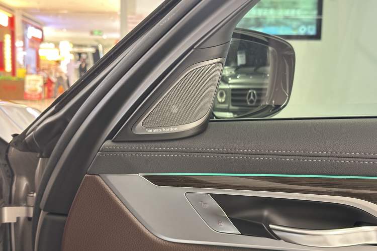 Used BMW 7 Series 2018 730Li Leading Model Excellence Package Interior 8