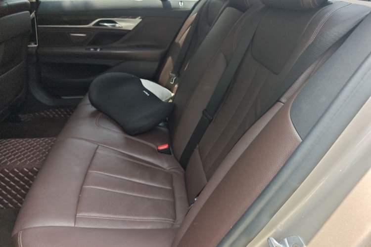 Used BMW 7 Series 2018 730Li Leading Model Excellence Package Left Rear Seat
