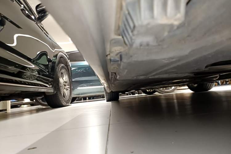 Used BMW 7 Series 2018 730Li Leading Model Excellence Package Left Side Sill