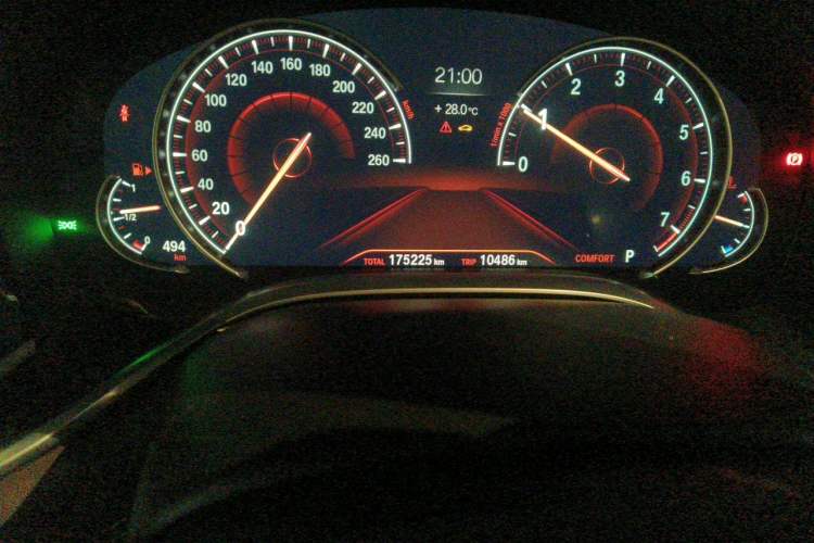 Used BMW 7 Series 2018 730Li Leading Model Excellence Package Odometer Close Up