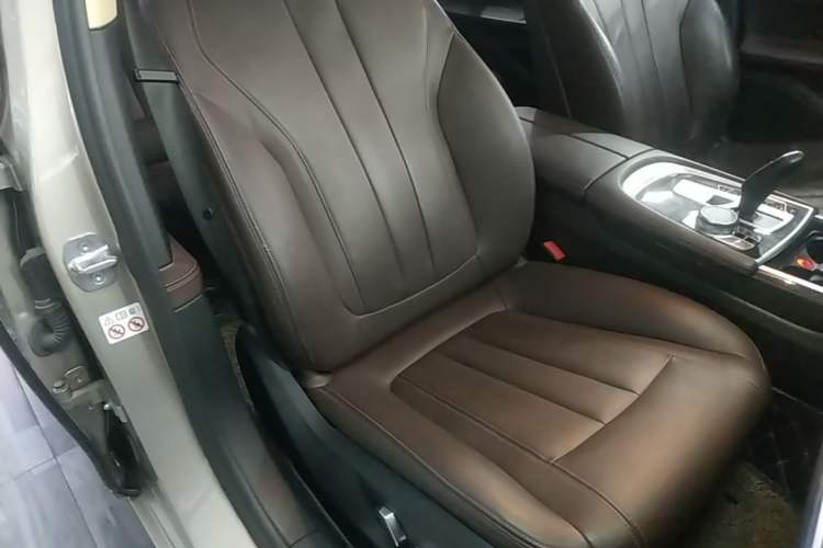 Used BMW 7 Series 2018 730Li Leading Model Excellence Package Right Front Seat