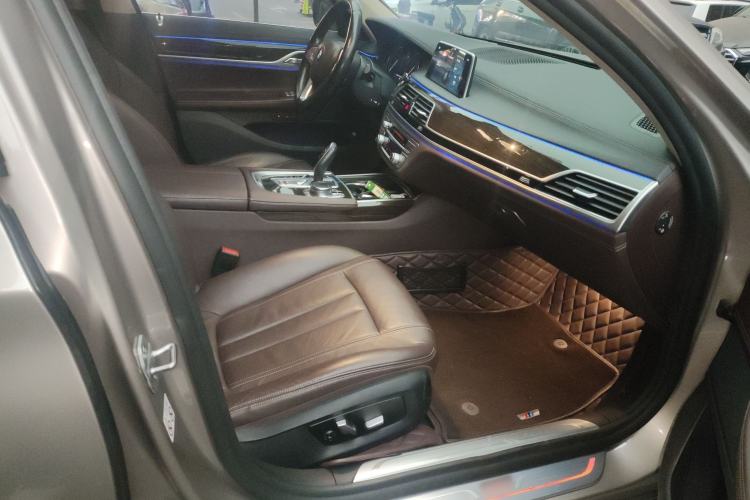 Used BMW 7 Series 2018 730Li Leading Model Excellence Package Right Front Seat