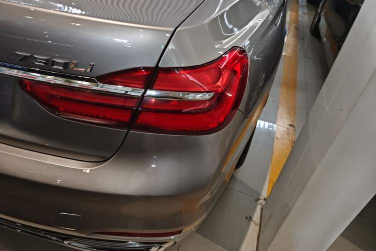 Used BMW 7 Series 2018 730Li Leading Model Excellence Package Right Rear Taillight