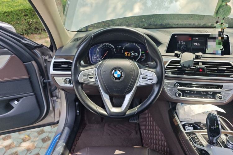 Used BMW 7 Series 2018 730Li Leading Model Excellence Package Steering Wheel