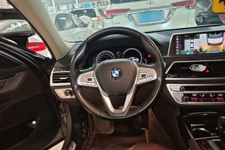 Used BMW 7 Series 2018 730Li Leading Model Excellence Package Steering Wheel