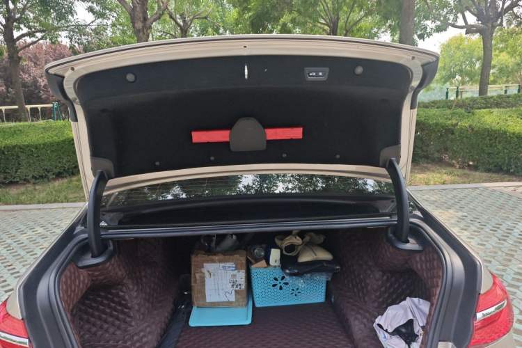 Used BMW 7 Series 2018 730Li Leading Model Excellence Package Trunk