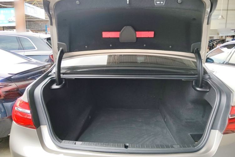 Used BMW 7 Series 2018 730Li Leading Model Excellence Package Trunk