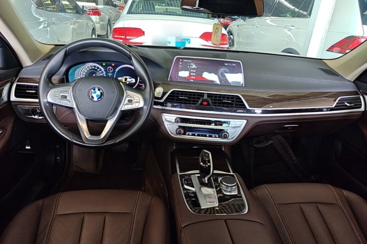 Used BMW 7 Series 2018 730Li Leading Model Excellence Package Center Console