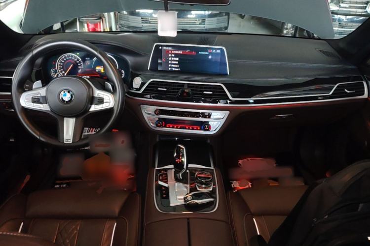 Used BMW 7 Series 2018 730Li Luxury Edition M Sport Package Center Console