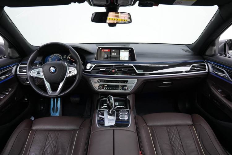 Used BMW 7 Series 2018 730Li Luxury Edition M Sport Package Center Console
